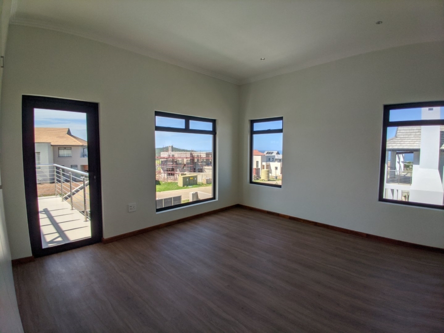 4 Bedroom Property for Sale in Kidds Beach Eastern Cape
